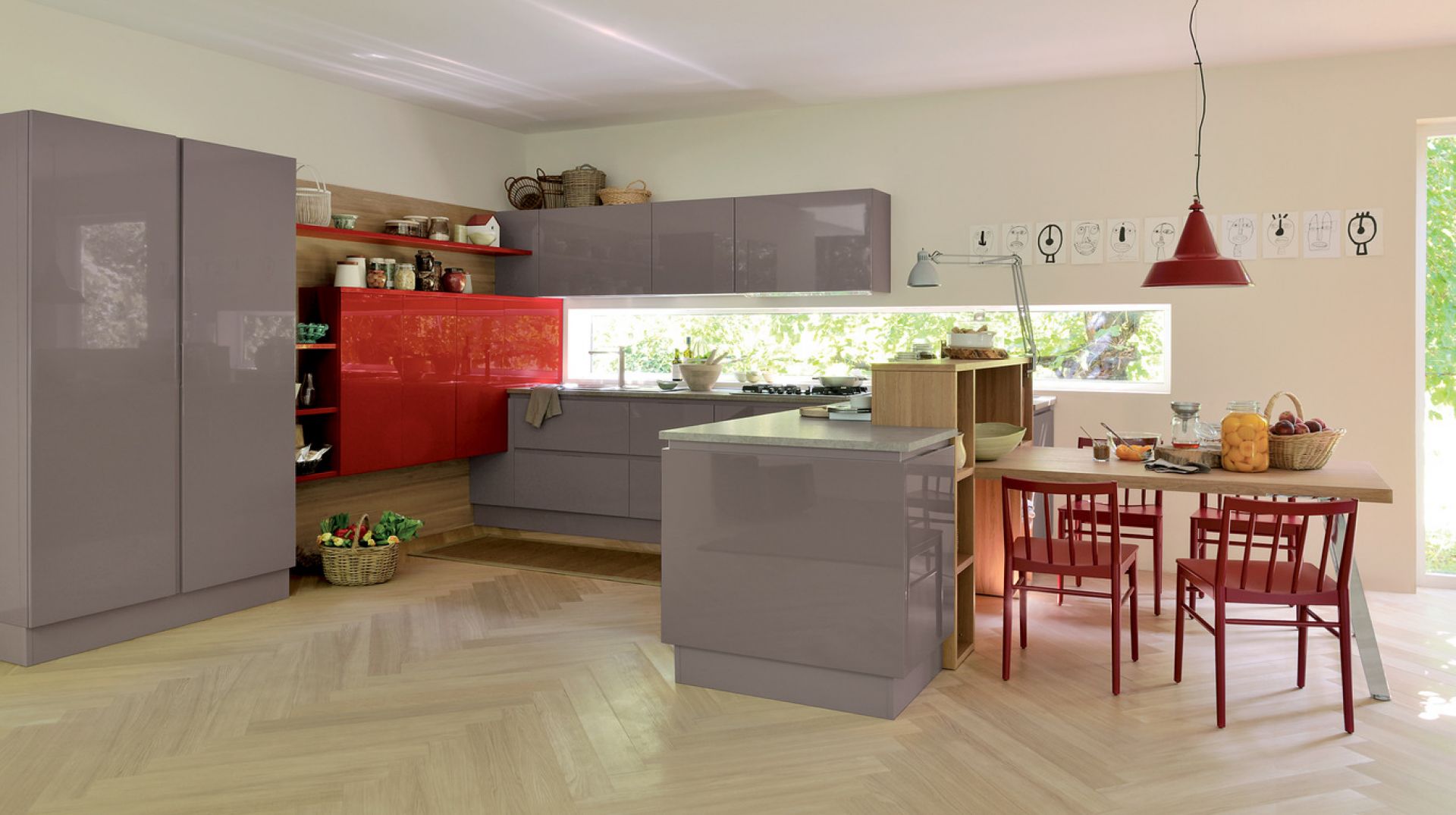 Nietypowo osadzone szafki sprawią, że kuchnia nabierze geometrycznego charakteru. Fot. Veneta Cucine