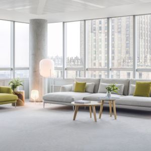 Sofa Classic odwołuje się do pojęcia aranżacyjnej klasyki poprzez dostojne, szlachetne kształty i ponadczasową, lekką sylwetkę. Fot. Comforty