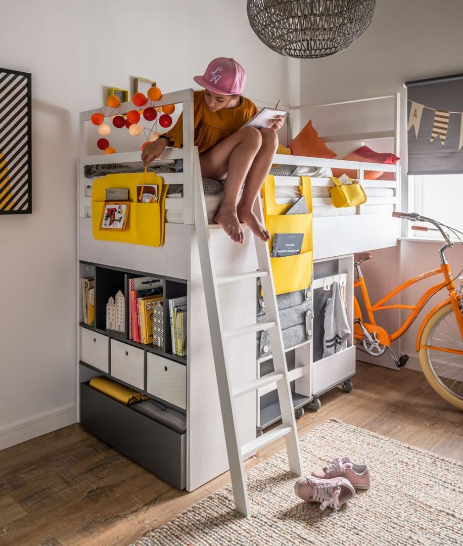 Kolekcja Nest zapewnia wiele miejsca do przechowywania, ale również wygodne spanie w jednym mebli. Fot. Vox