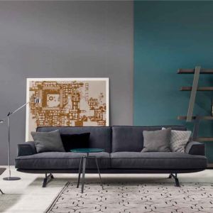 Sofa Slab Plus marki Bonaldo ma minimalistyczną formę. Fot. Galeria Heban