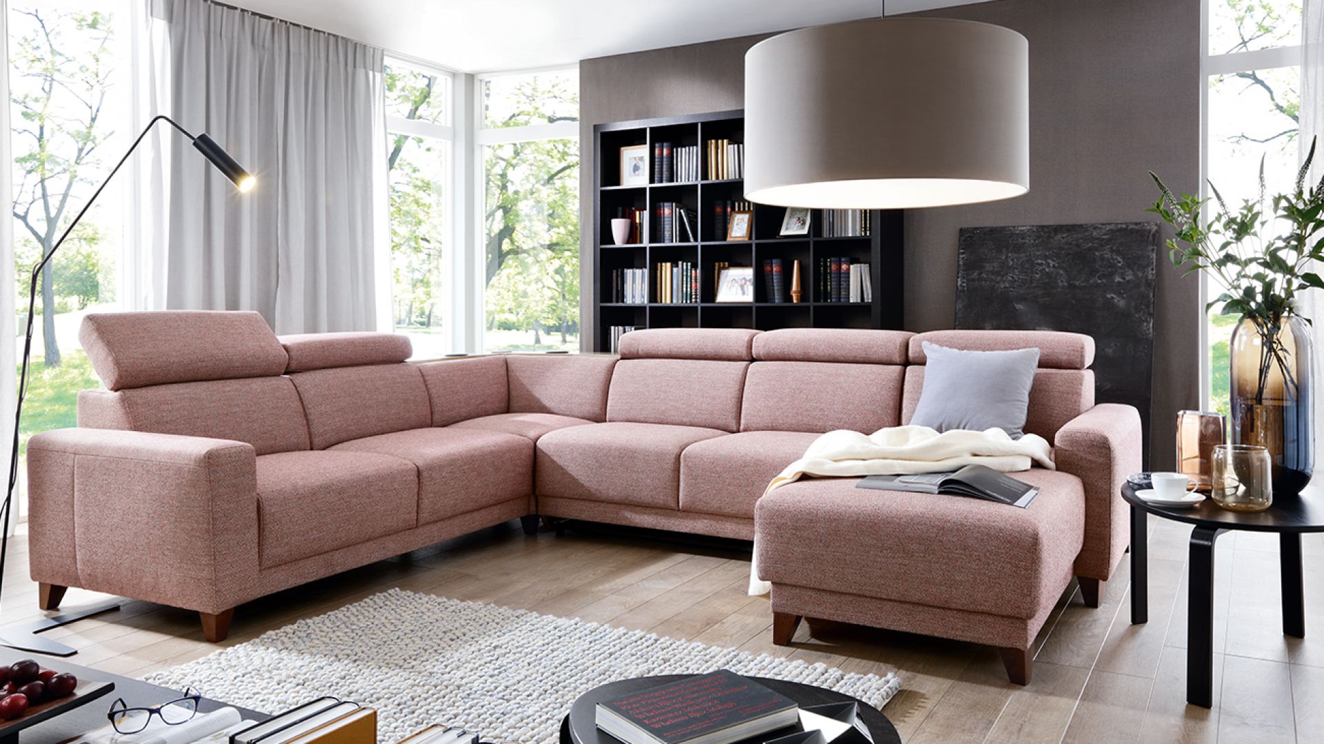 7 świetnych pomysłów na kolorową sofę