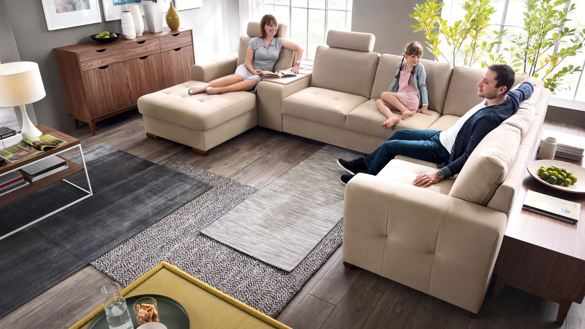 Modułowa sofa Taboo. Wygodne zagłówki zapewniają spokojny wypoczynek. Fot. Wajnert Meble