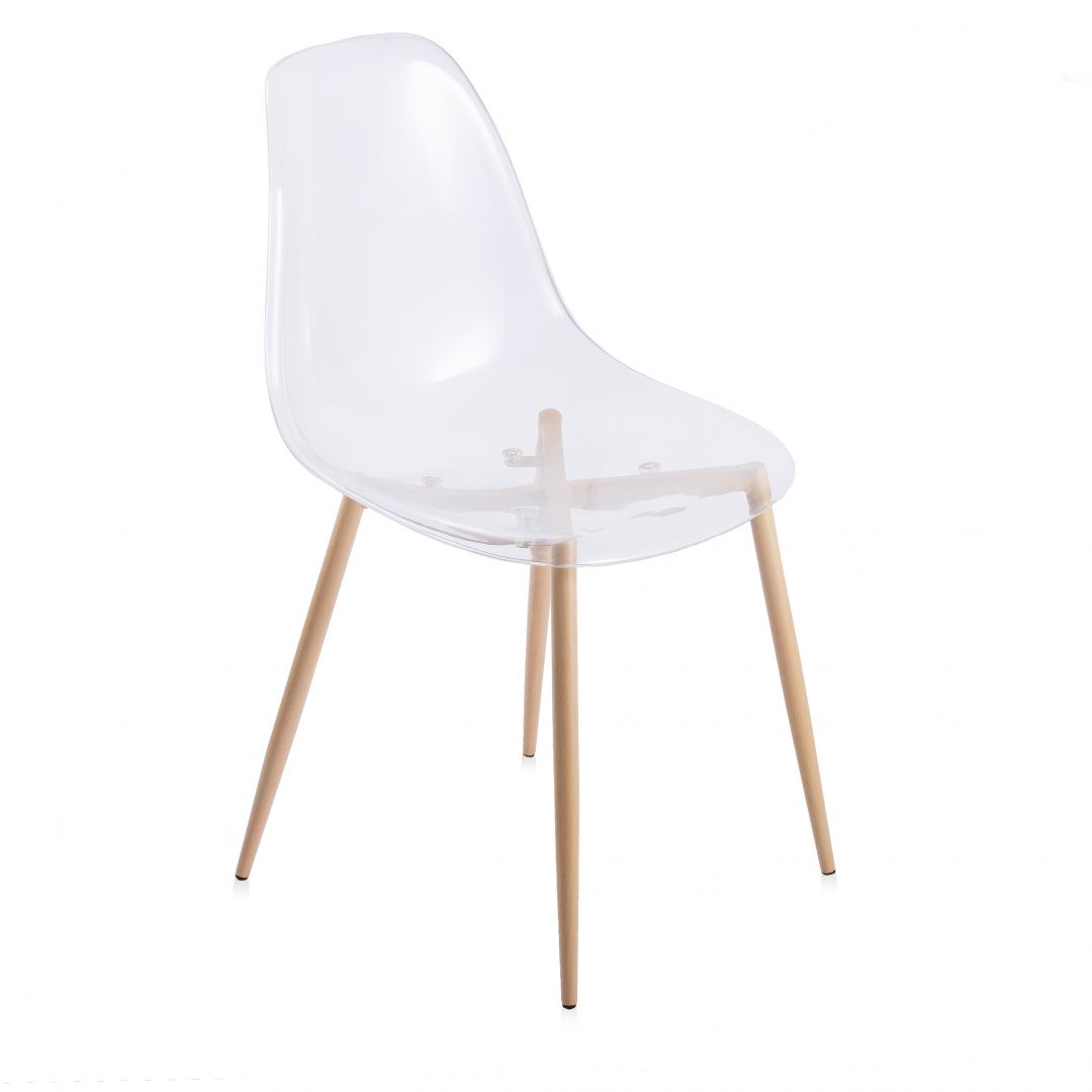 Krzesło Traspar wykonane z przezroczystego tworzywa zachwyca nowoczesną formą i ergonomicznym kształtem. Fot. Home&You