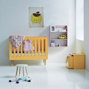 Soczyste kolory i minimalistyczny design sprawdzą się w pokoju niemowlaka. Fot. Flexa
