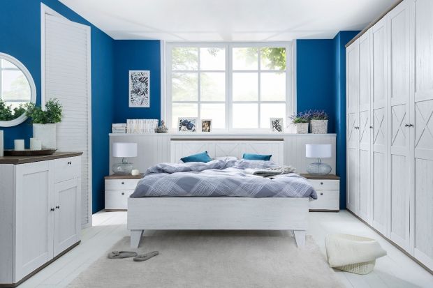 Szukasz pomysłu, jak urządzić sypialnię świeżo i modnie? Wybierz meble w białym kolorze!