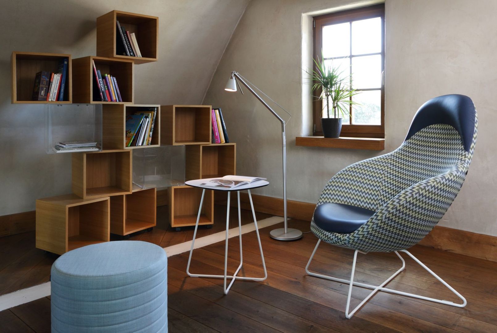 Kolekcja foteli Vieni wyróżnia się zaokrągloną formą oraz designem nawiązującym do stylu pop-art.  Fot. Bejot