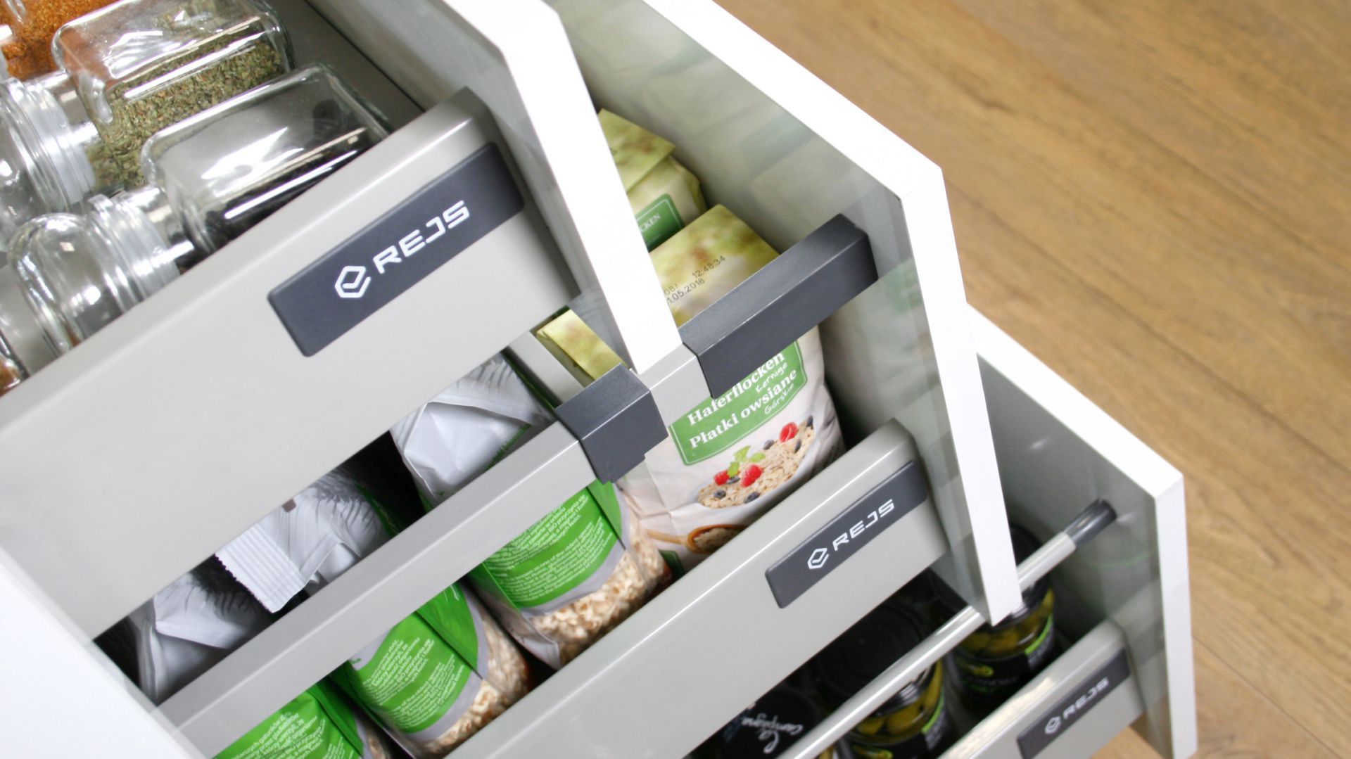 Comfort Box Rejs - szuflady stworzone z myślą o kuchni. Fot. Rejs