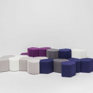 Siedziska typu sof seating "Bazalto" z oferty firmy MDD. Projekt: Andreas Krob. Fot. MDD