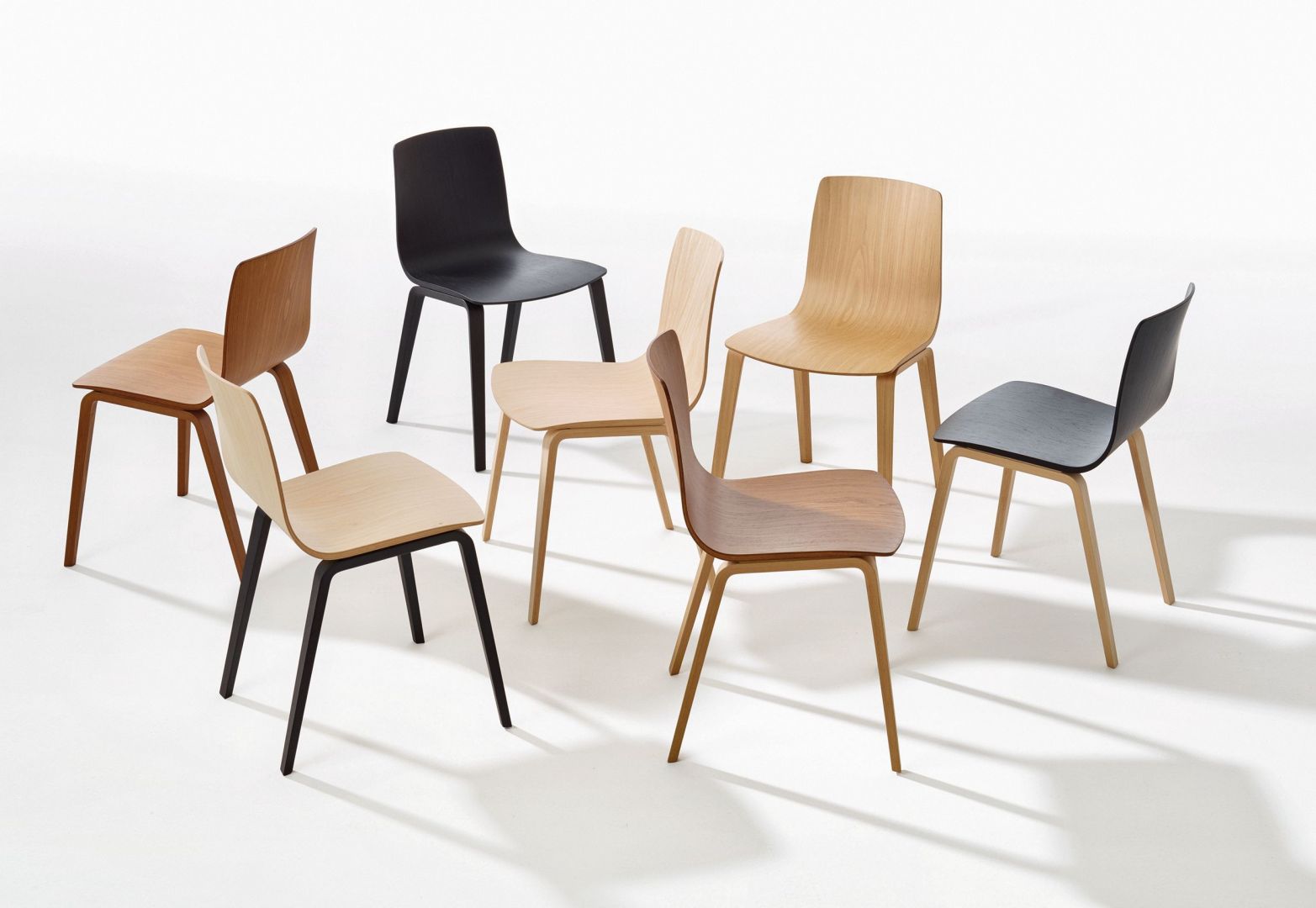 Krzesła marki Arper