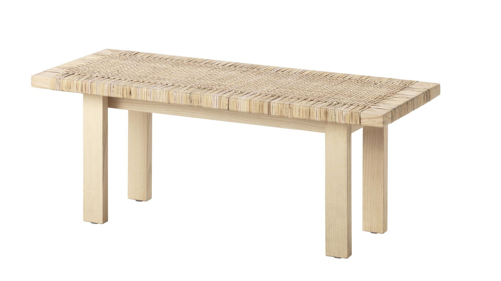 Stolik Stockholm z drewna, z wyplatanym blatem. Fot. IKEA