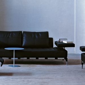 Sofa "241 Prive Divano" firmy Cassina. Projekt: Philippe Starck. Fot. Cassina