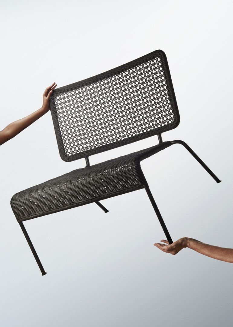 Krzesło z metalu i plecionki z naturalnych włókien. Fot. IKEA