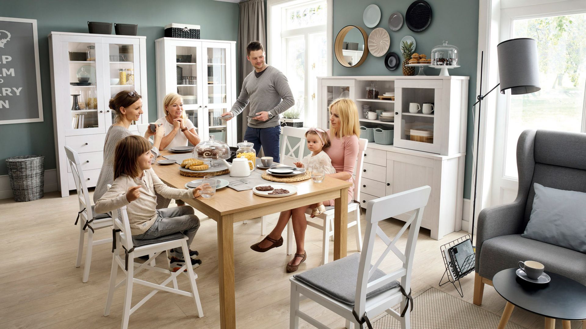 Duży stół dla dużej rodziny - propozycje i inspiracje