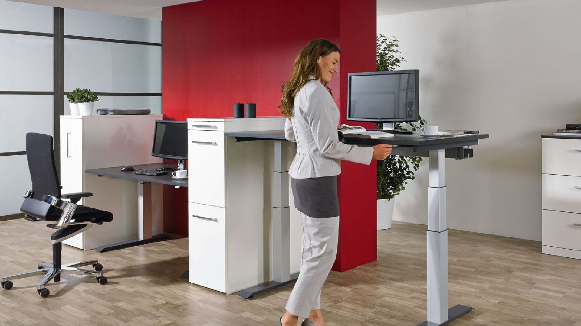 Jak zaaranżować miejsce pracy - sposób na designerskie i funkcjonalne biurko
