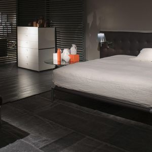 Łóżko "Volage" firmy Cassina. Projekt: Philippe Starck. Fot. Cassina