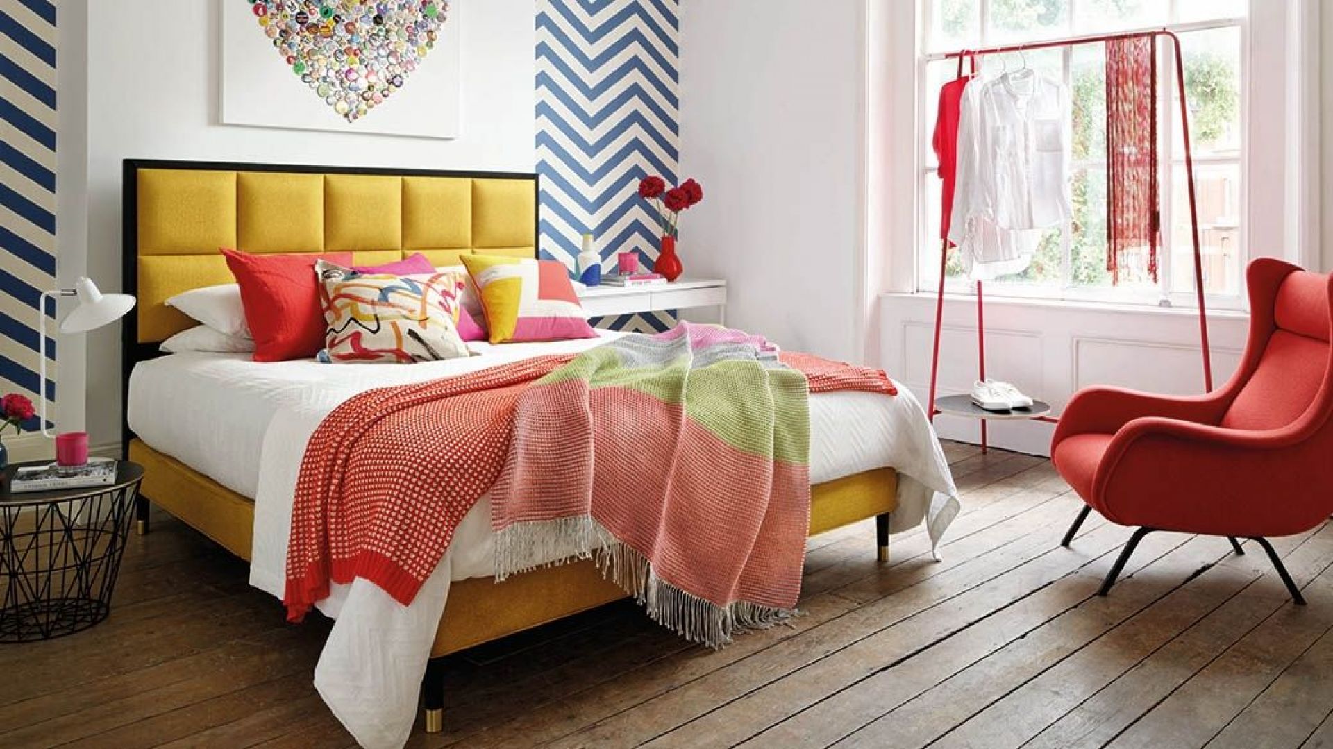 Meble do sypialni: wybierz kolory lata!