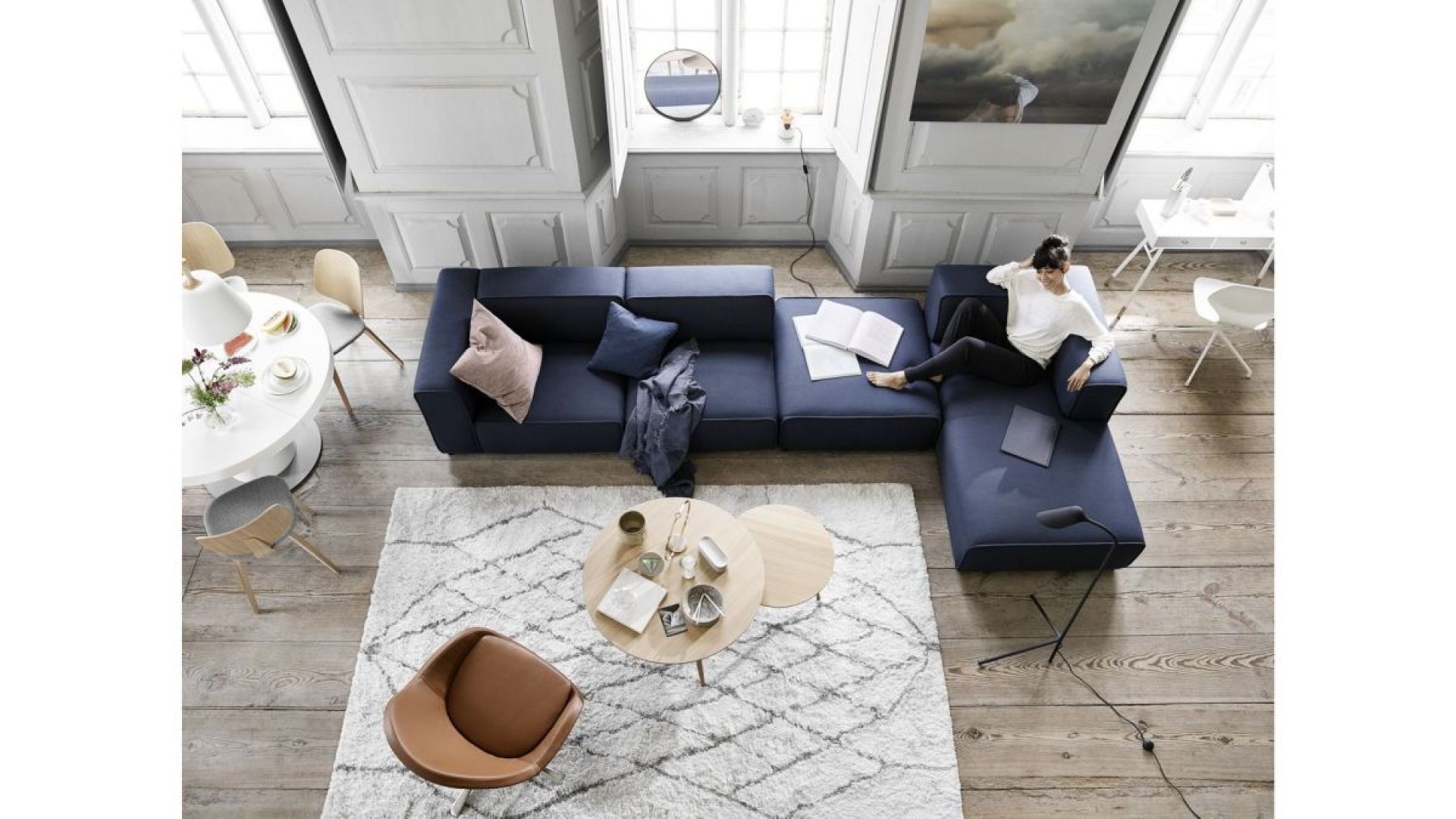Sofa „Carmo” (BoConcept) z modułem wypoczynkowym i szezlongiem. Projekt: Anders Nørgaard. Fot. BoConcept