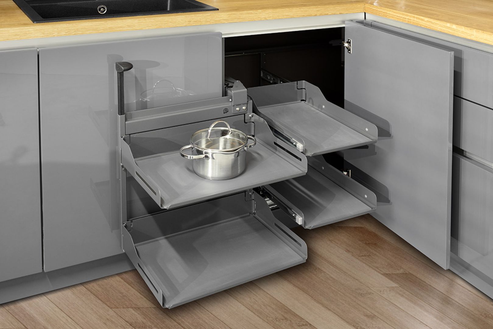 Tylko wysokiej jakości akcesoria meblowe zapewnia komfort korzystania z szafek i szuflad w kuchni. Fot. Stolzen