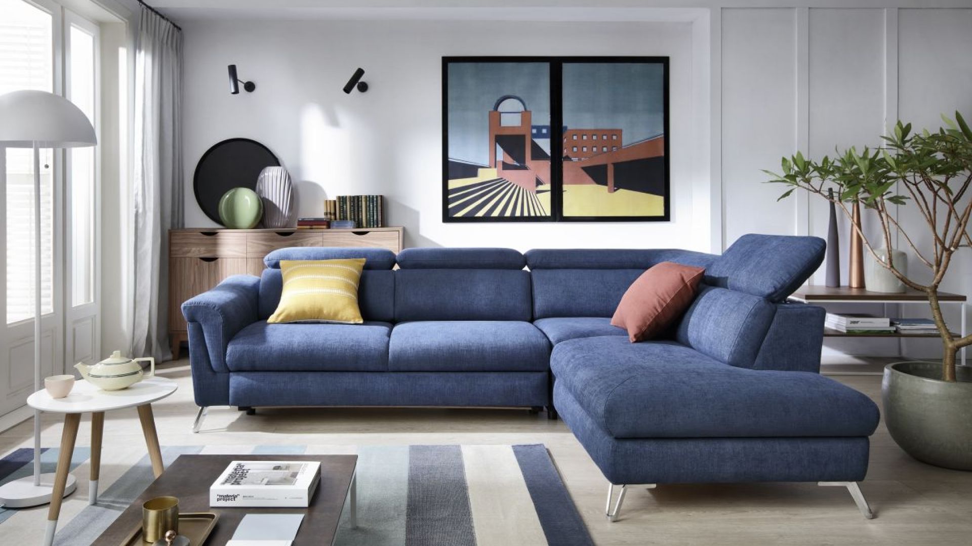 12 niebieskich sof w nowoczesnym stylu