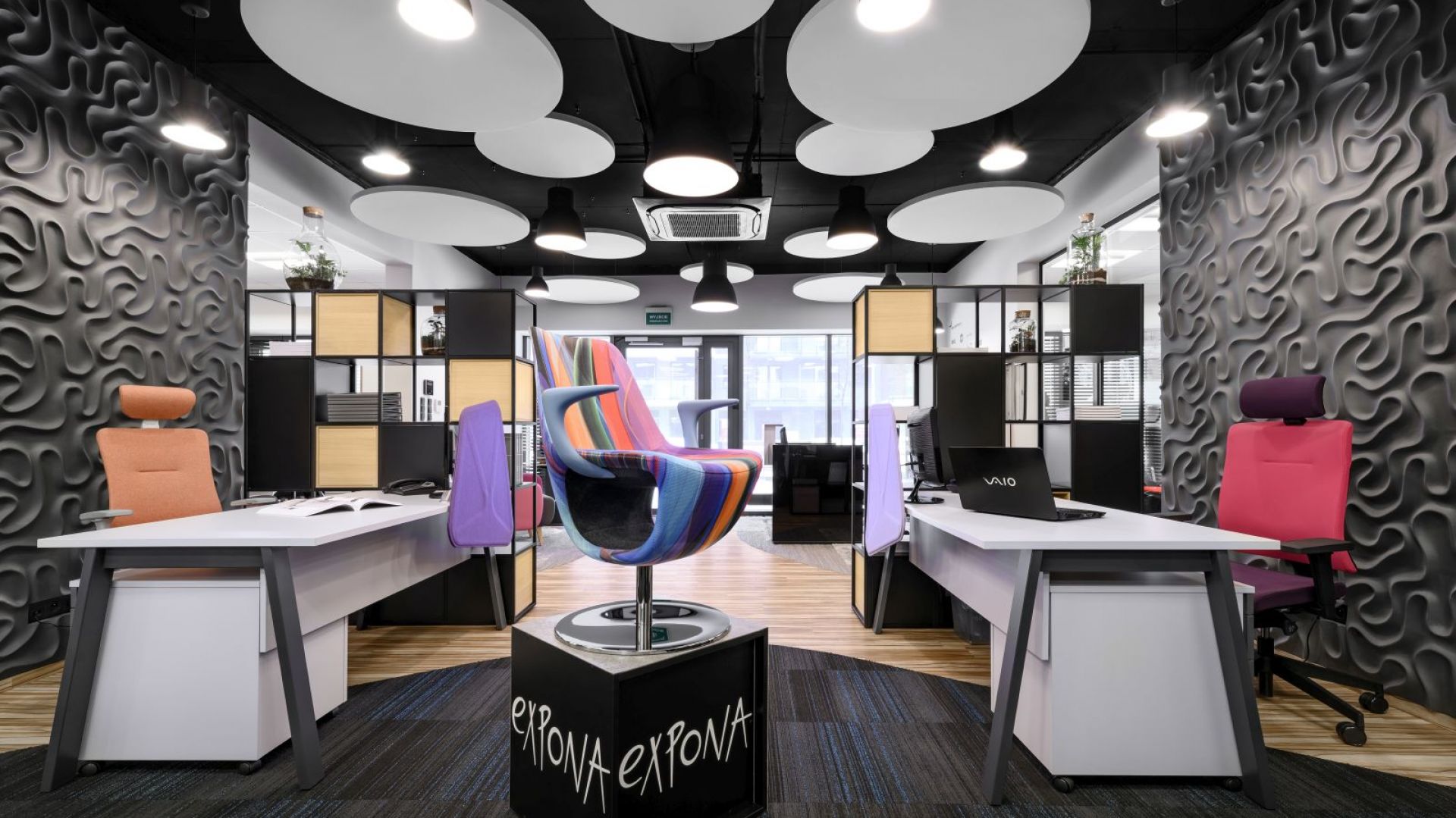Nowe biuro specjalisty od... biur - zobaczcie nowoczesną i designerską realizację