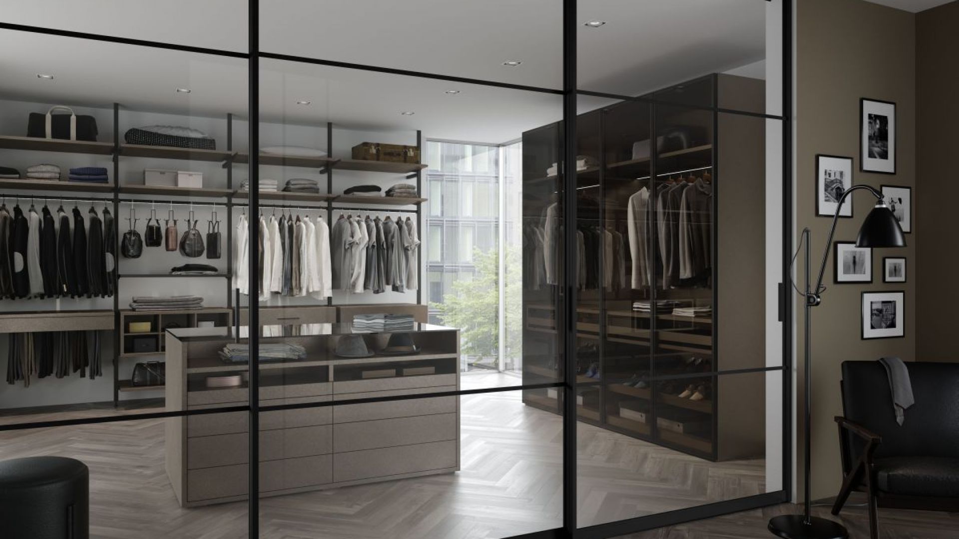 Garderoby ze szklanymi drzwiami - modne rozwiązania