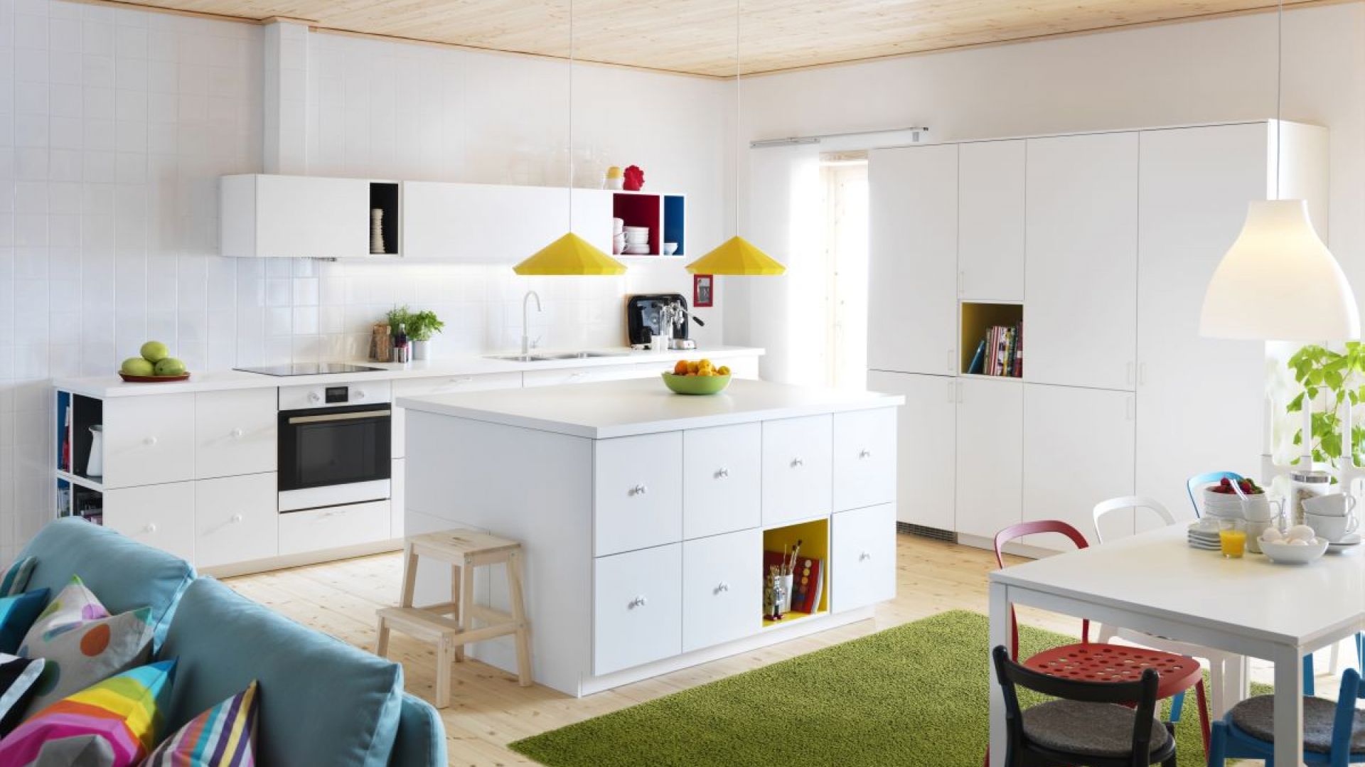 Gotowe meble kuchenne to dobra opcja dla wszystkich, którzy szybko potrzebują urządzić kuchnię. Fot. IKEA