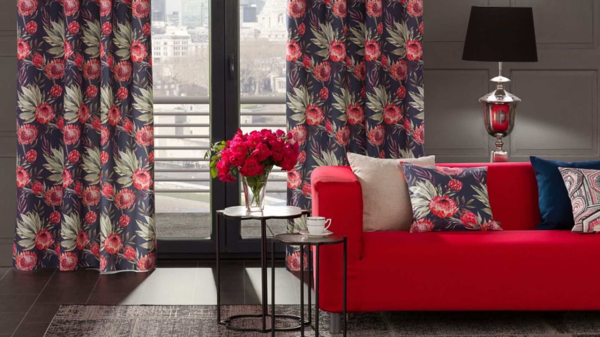 10 efektownych czerwonych sof i narożników - wprowadź gorący kolor do salonu!