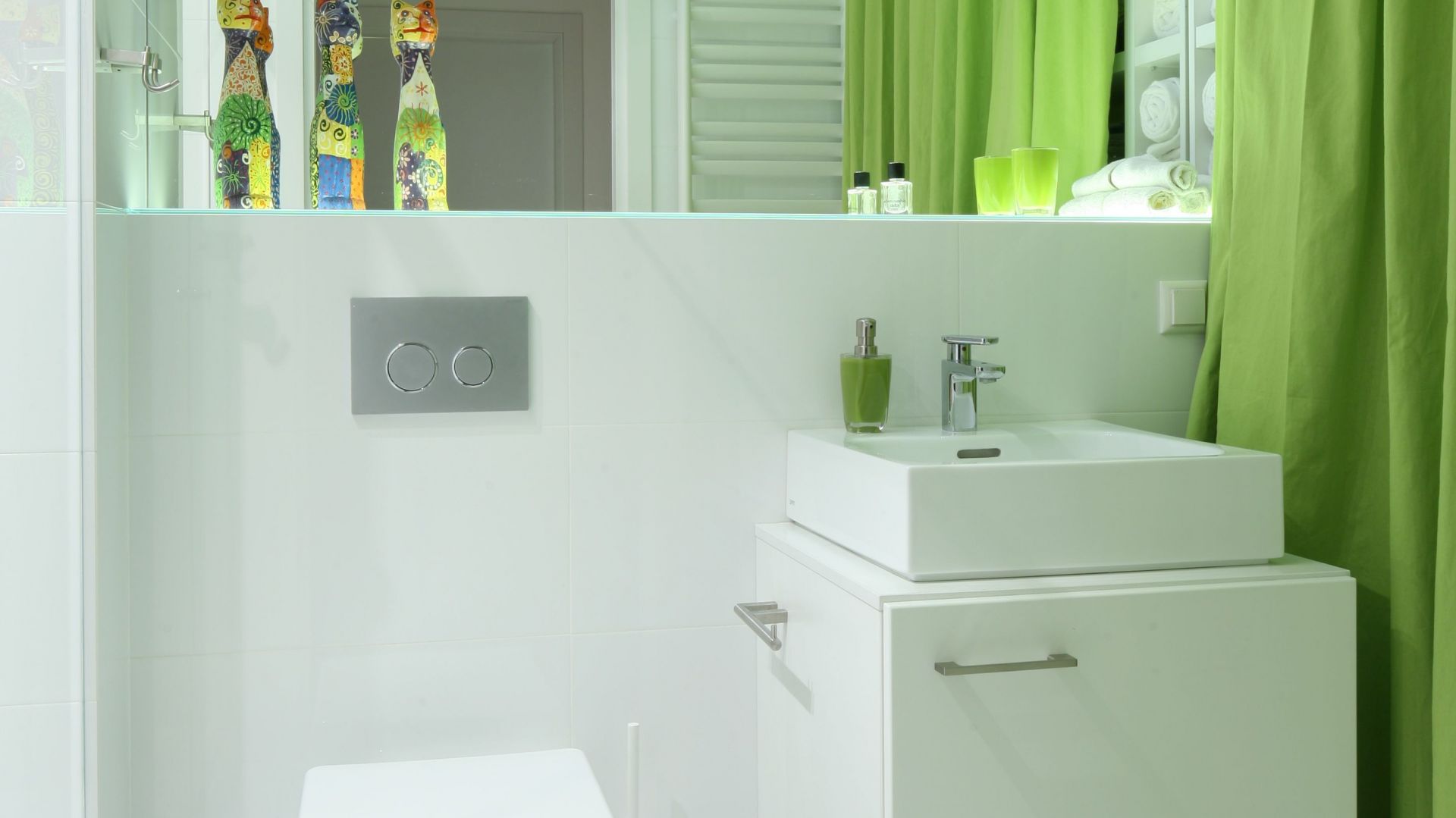 Optymistyczna łazienka dla rodziny - ożywiona zielenią