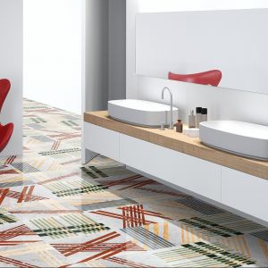 Kolekcja marki Lithos Design Opus Mikado zaskakuje ciekawym wzornictwem, podłoga w takiej okładzinie z pewnością ozdobi wnętrze łazienki. Fot. Lithos Design
