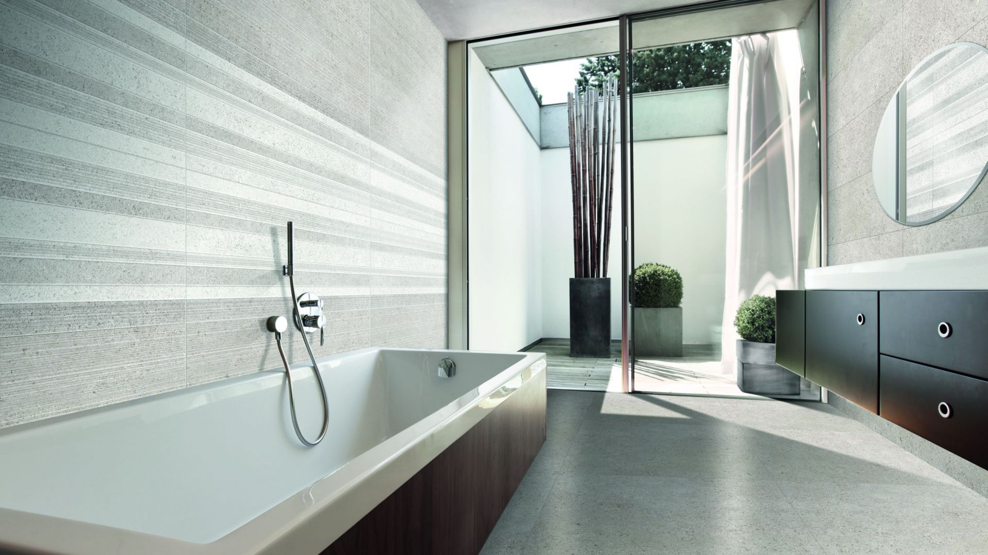 Kolekcja marki Ibero Porcelanico Quo oferuje płytki w różnych odcieniach szarości. Fot. Ibero Porcelanico