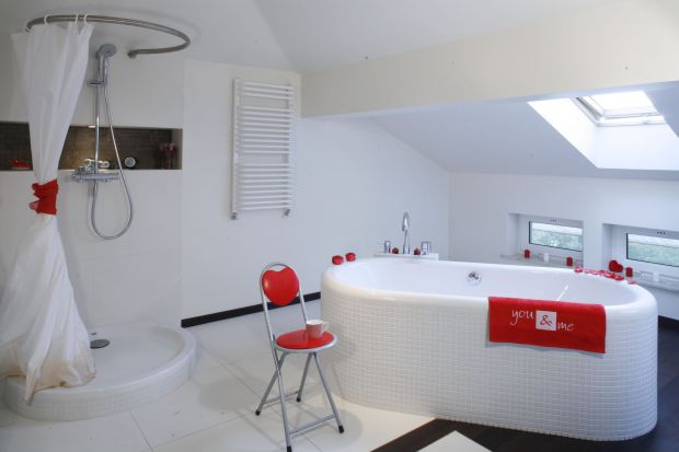Salon kąpielowy dla dwojga – wnętrze w romantycznym klimacie