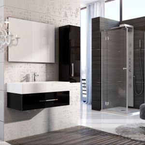 Seria łazienkowa Della firmy Aquaform oraz pikowane meble stanowią eleganckie wyposażenie wnętrza. Fot. Aquaform