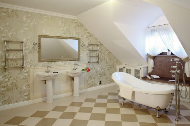 Salon kąpielowy w stylu angielskim: eleganckie i komfortowe wnętrze  
