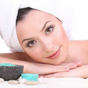 W zależności od wyboru zapachu olejków kąpiel odpręży, pobudzi lub wzmocni nasz organizm. Fot. Shutterstock