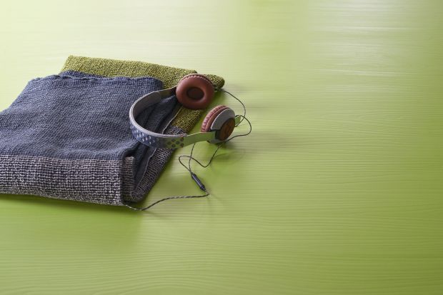 Zieleń w łazience: postaw na laminowaną płytę