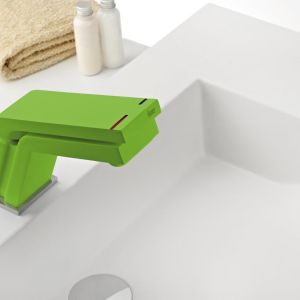 Bateria umywalkowa Icon Moonlite marki Teka w soczyście zielonym kolorze. Fot. Teka