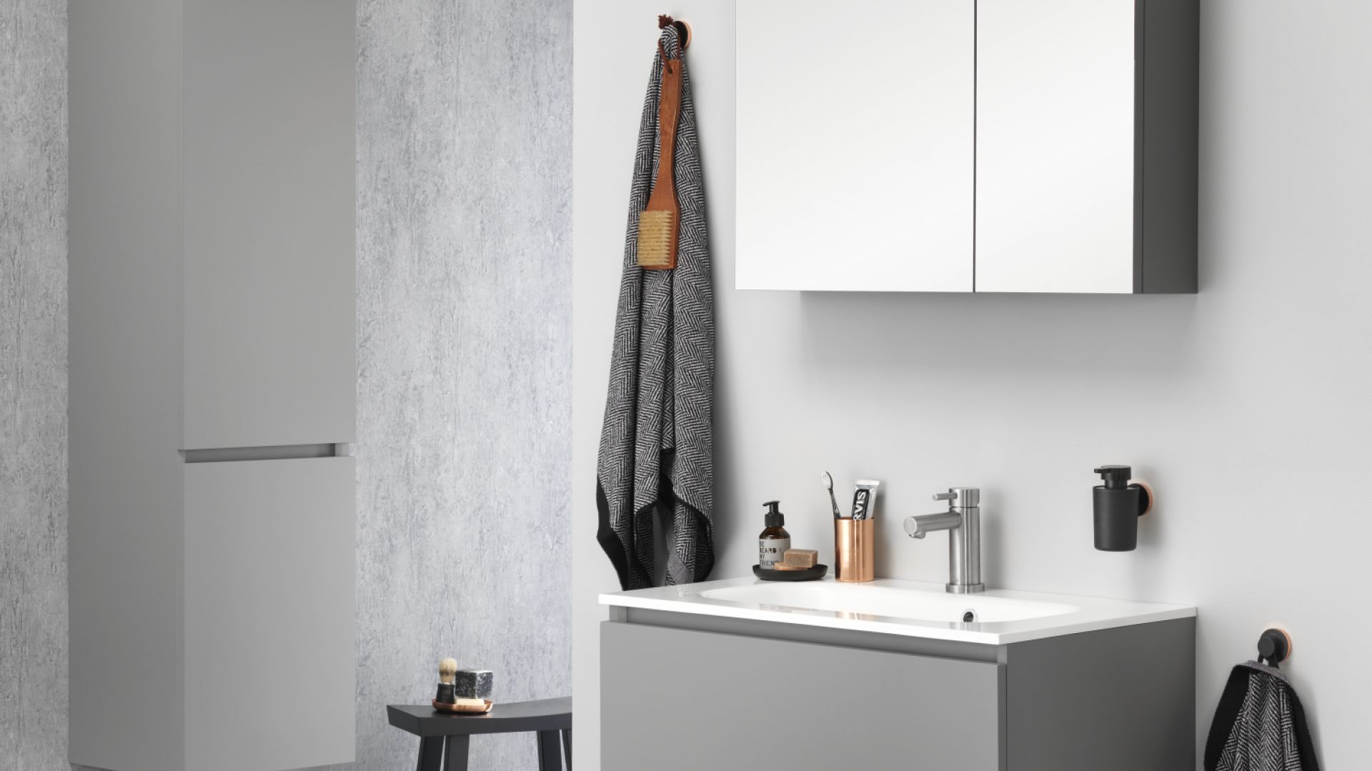 Meble z serii Loft marki Tiger. Fot. Coram