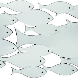Oryginalne lustro Ryby ma formę całej ławicy ryb; tafla o grubości 4 mm. Fot. Kare Design/9design.pl