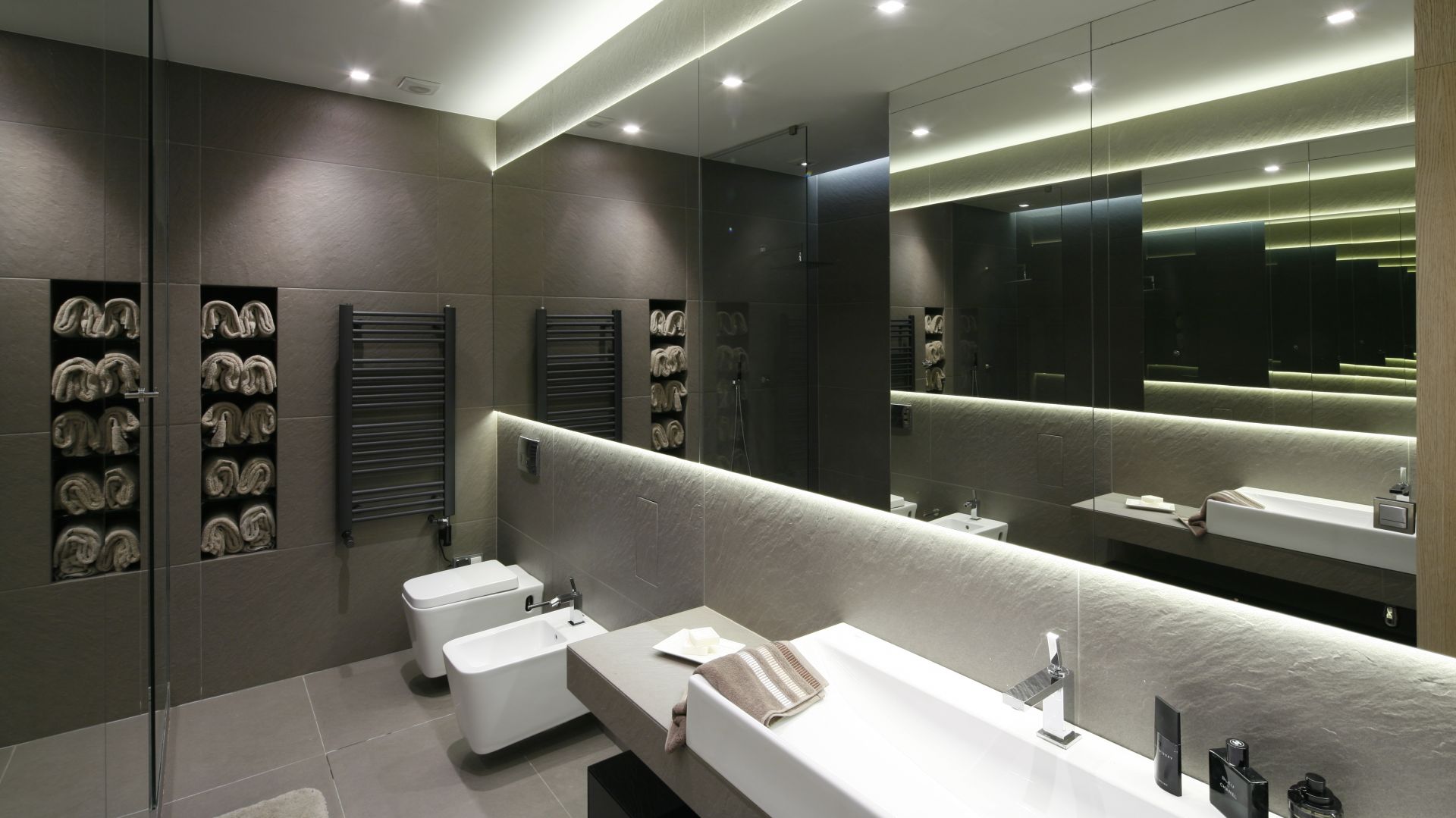15 projektów nowoczesnych łazienek