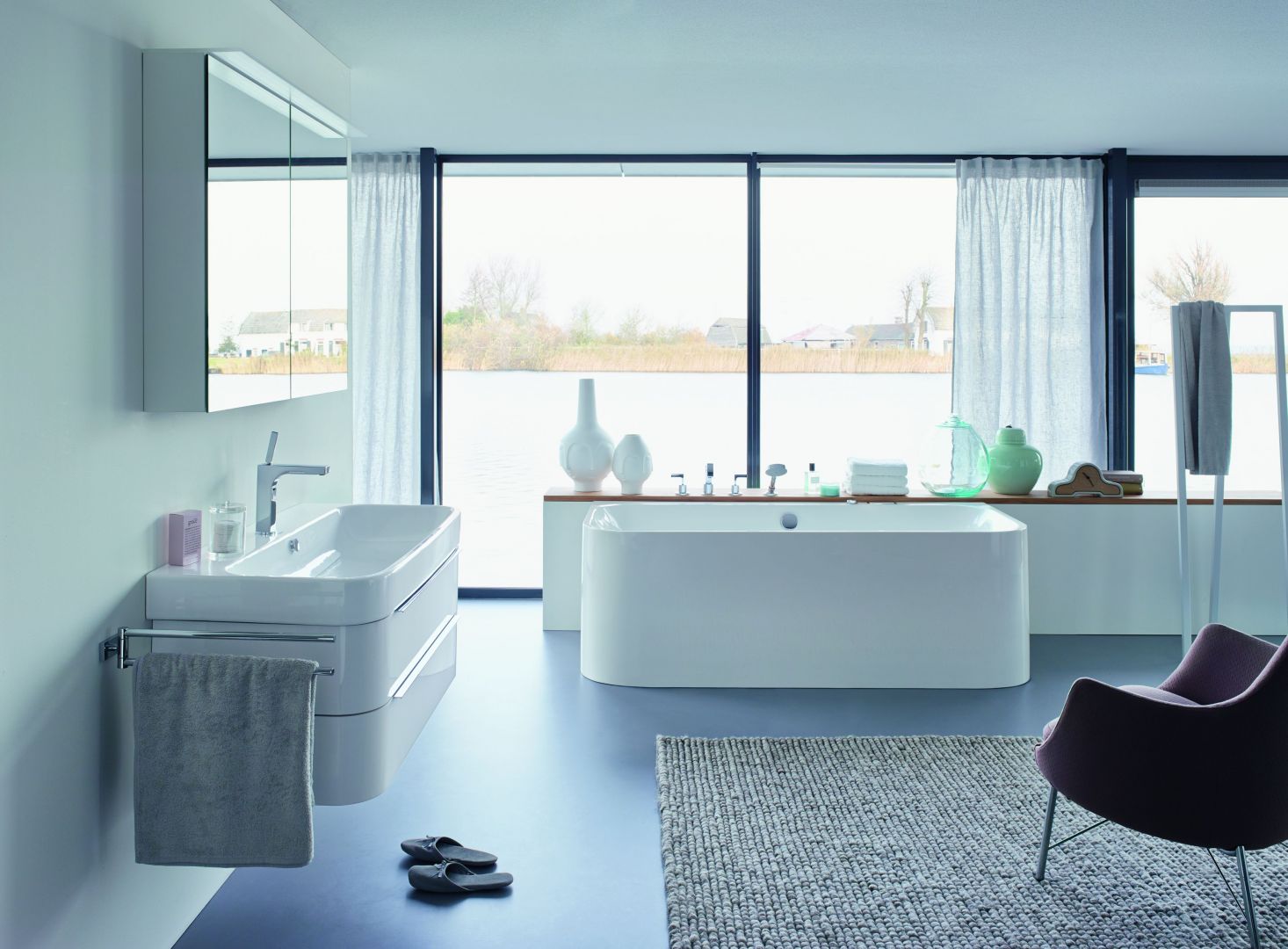 Lustro z wbudowanym modułem dźwiękowym Happy D2. Fot. Duravit