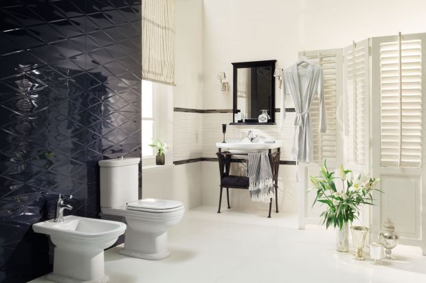Czerń i biel to uniwersalny i elegancki zestaw kolorystyczny, który uczyni z naszej łazienki wytworną przestrzeń.