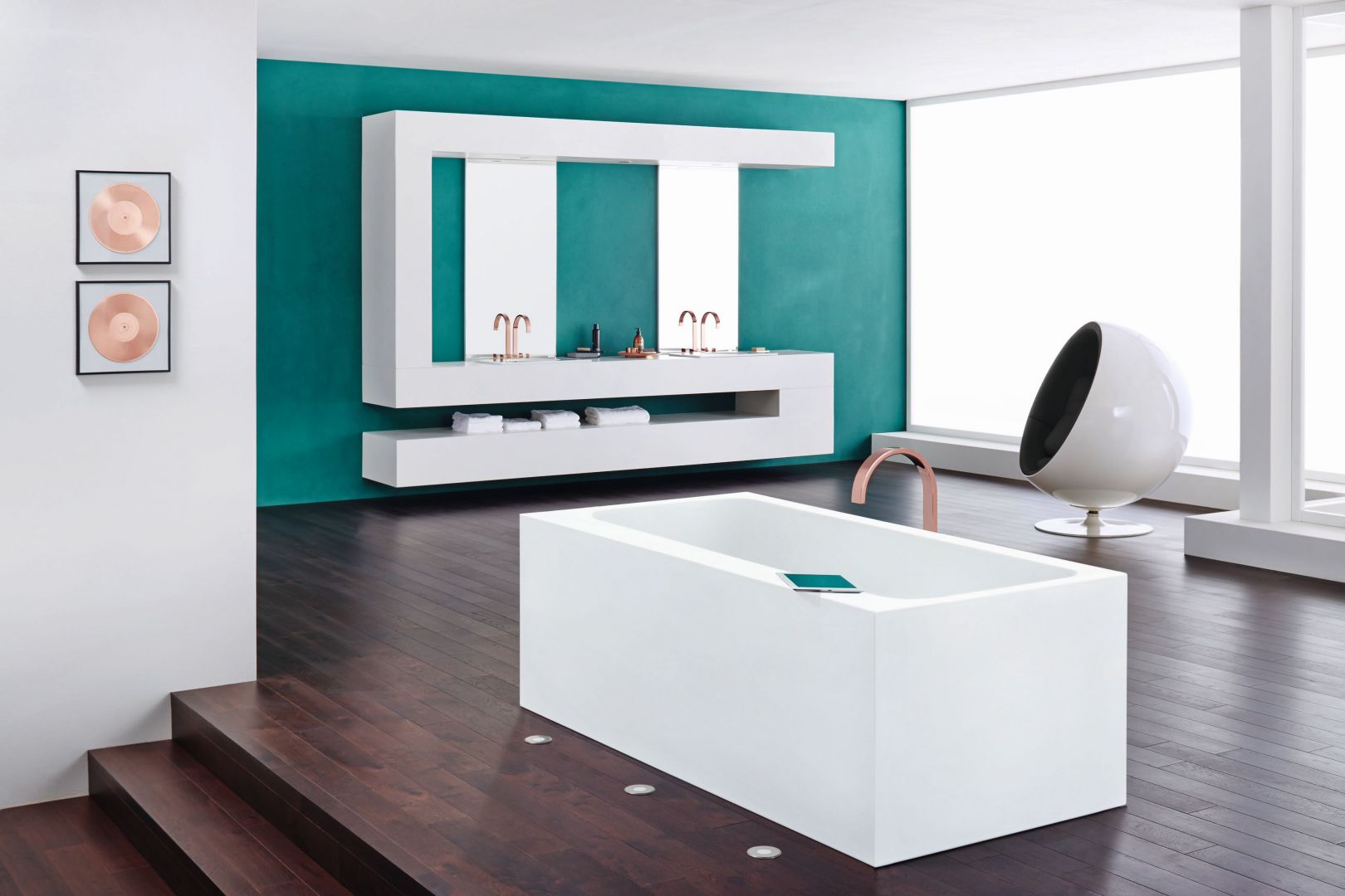 System audio Kaldewei Sound Wave instalujemy wewnątrz wanny, która staje się rezonatorem dźwięku. System łączy się bezprzewodowo z naszym smartfonem lub tabletem. Fot. Kaldewei