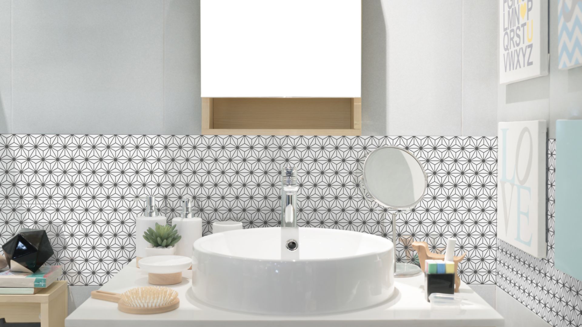 Mozaika ceramiczna z kolekcji Constellation. Fot. Raw Decor