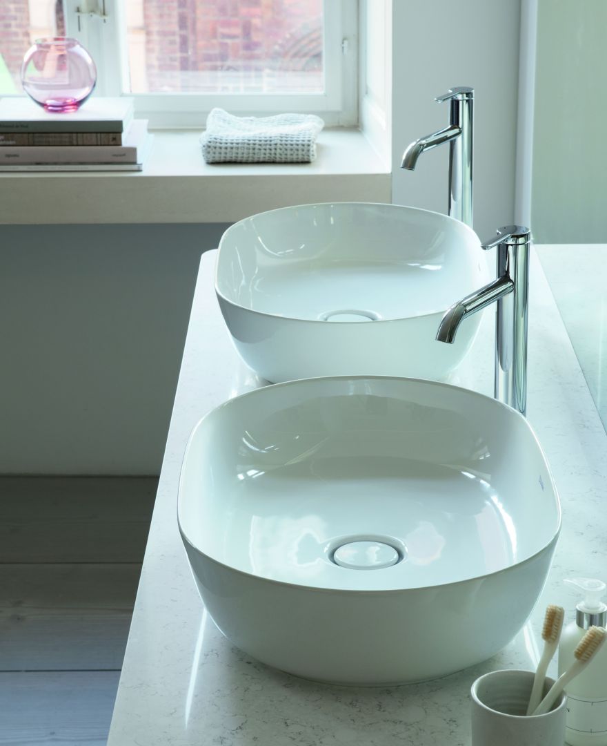 Umywalka stawiana z serii Luv. Fot. Duravit