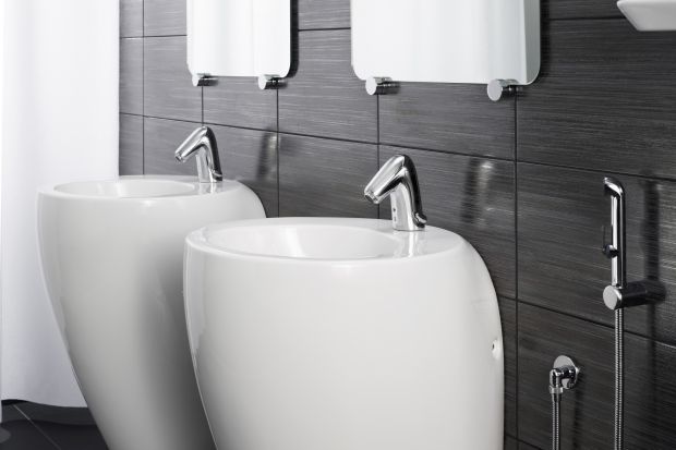 Coraz powszechniejsza staje się armatura sanitarna, która dzięki zastosowanej w niej innowacyjnej technologii pozytywnie wpływa na środowisko. Co powinniśmy wiedzieć o bateriach elektronicznych?