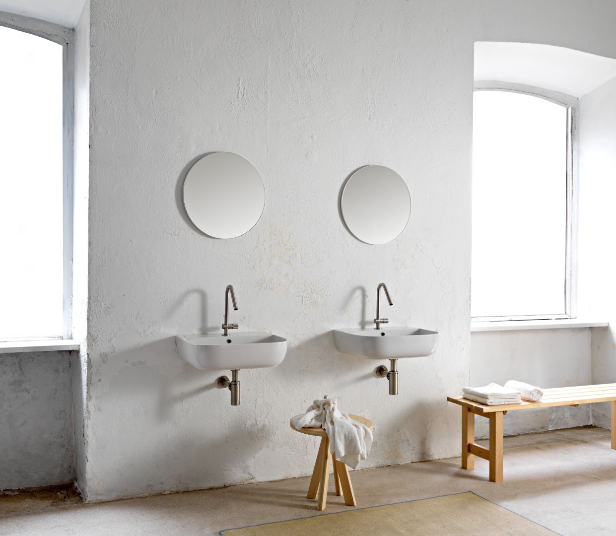 Podwieszane umywalki z kolekcji Glam marki Scarabeo Ceramiche. Fot. Scarabeo Ceramiche