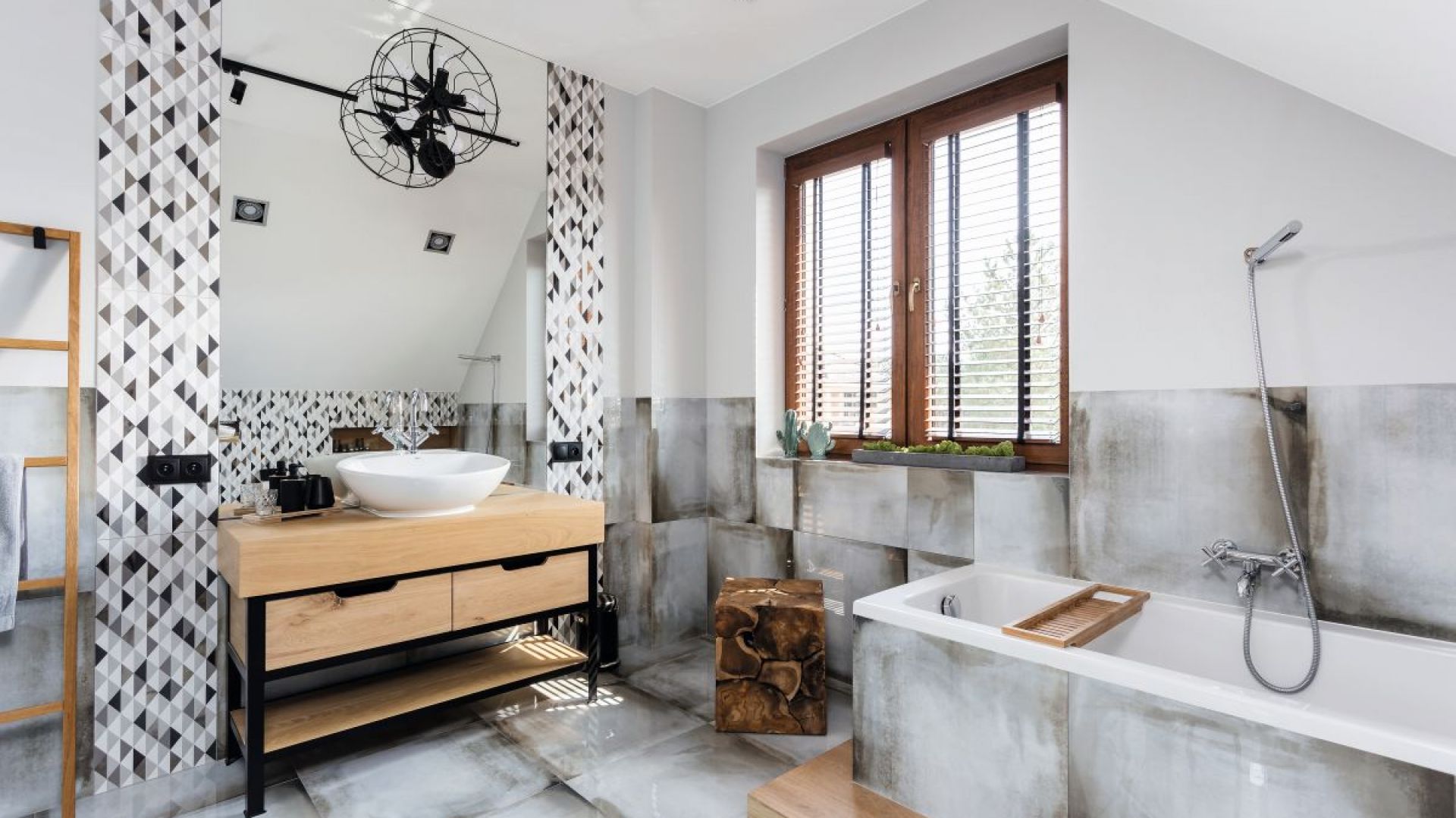 Łazienka w stylu loft. Proj. Agnieszka Hincz. Fot. Michał Młynarczyk