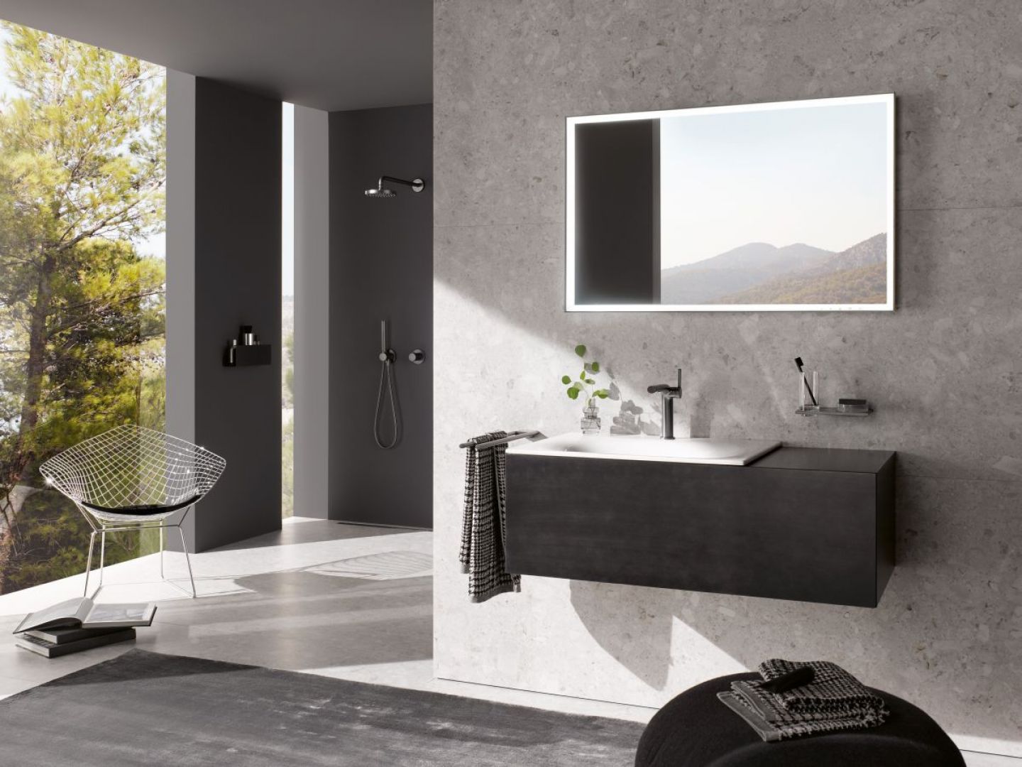 Meble łazienkowe z serii Black Concept. Fot. Keuco