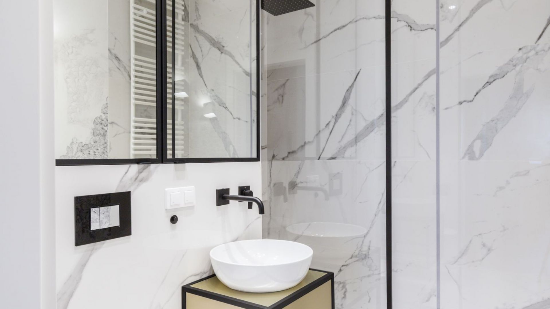 Rysunek kamienia w łazience. Proj. Decoroom, www.decoroom.eu