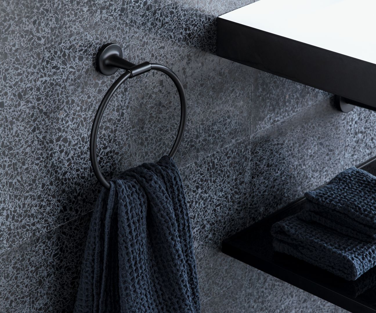 Akcesoria łazienkowe z linii Starck T. Fot. Duravit